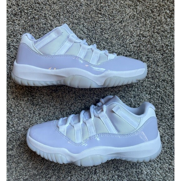 Nike Air Jordan 11 Retro Low Pure Violet Size 6 Women's - Picture 1 of 8